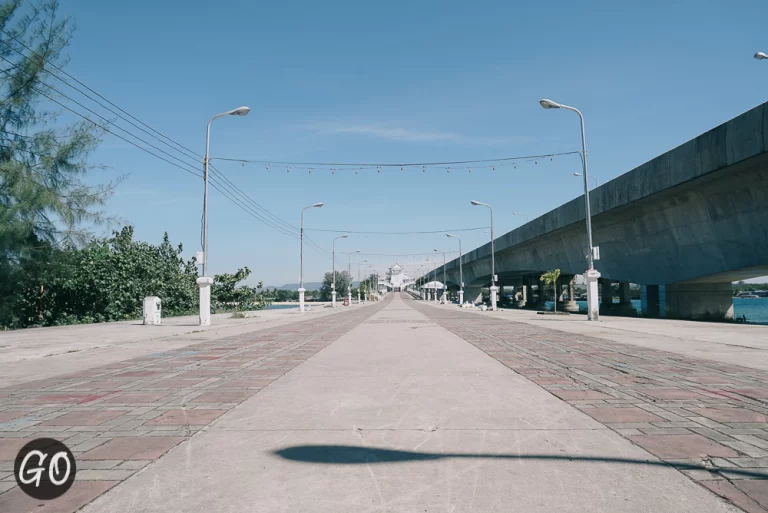 Review image of สะพานสารสิน 