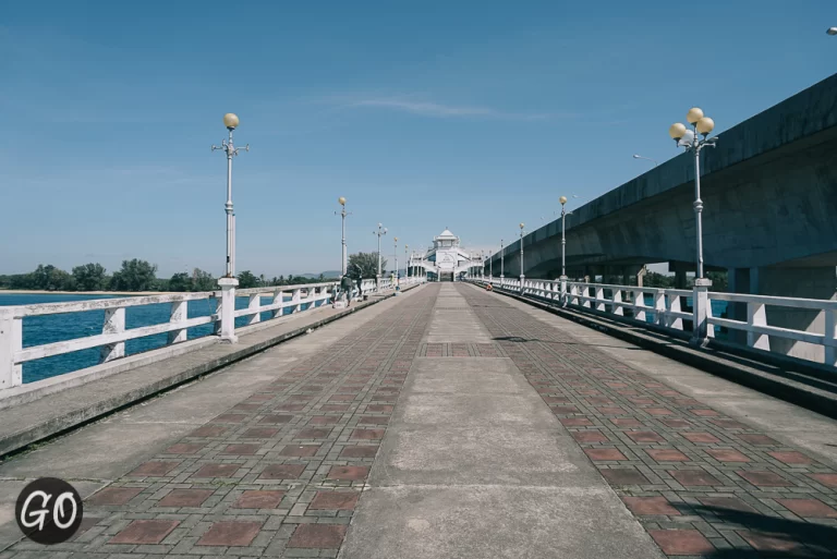 Review image of สะพานสารสิน 